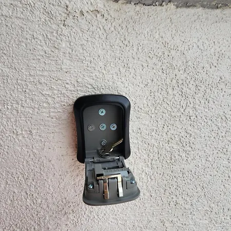 Dhami דירה *