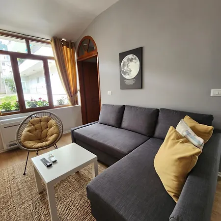 Dhami Apartment *