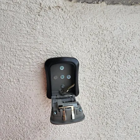 Dhami Apartment *