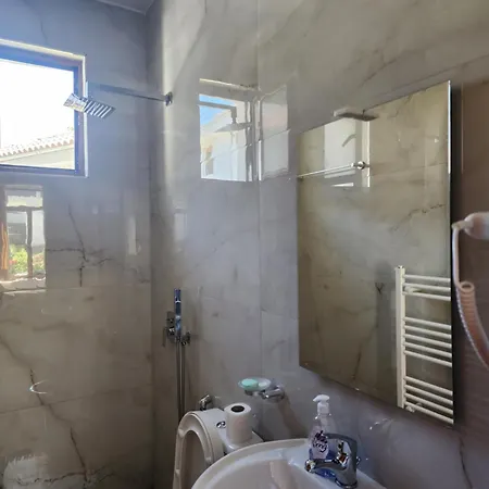 Apartment Dhami Gjirokaster